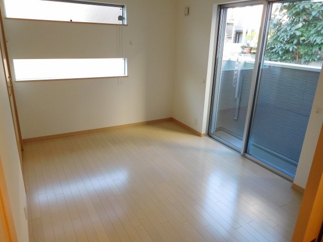 シャローム本駒の居間・リビング