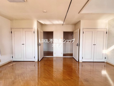 【洋室】 | 加須市礼羽　中古一戸建 | 部屋を仕切ることも可能です