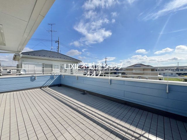【バルコニー】 | 加須市礼羽　中古一戸建 | 広々バルコニー