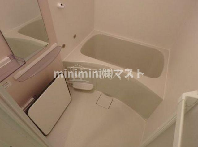 セレニテ福島カルムの浴室