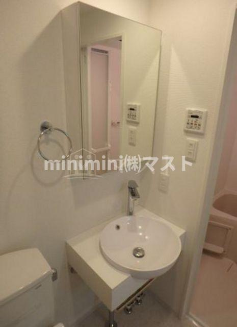 セレニテ福島カルムの洗面所