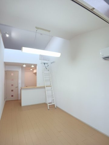 アルバーダ　トレスの居間・リビング|使いやすい居間です