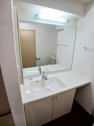 アルバーダ　トレスの洗面所|ゆったりとスペースのある洗面所