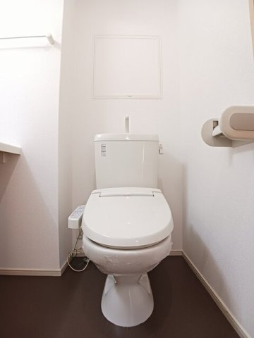 アルバーダ　トレスのトイレ|落ち着いたトイレです