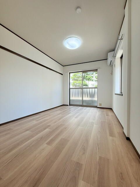 スクエアコートの居間・リビング