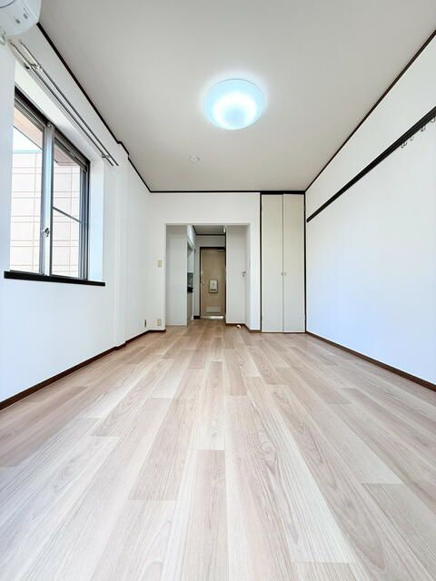 スクエアコートの内装