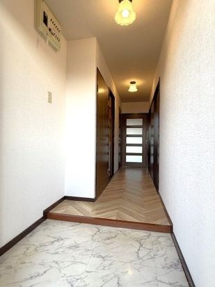 ライフステージ川間の玄関|収納もある玄関です