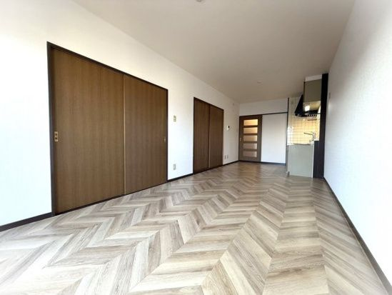 ライフステージ川間の居間・リビング|ゆったりとした居間です