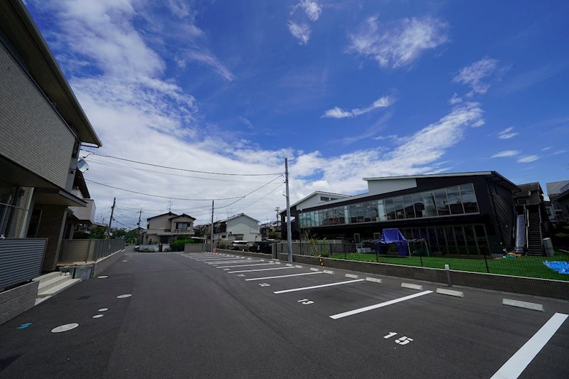 パンスペルミアの駐車場