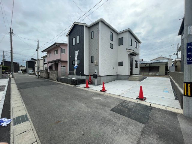 新築戸建・新築建売　郡山市静町【長期優良住宅】大成小・郡山七中の駐車場|3台駐車可能なので来客があっても安心です！