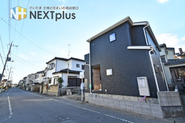 蓮田市西新宿第6全1棟の前面道路含む現地写真