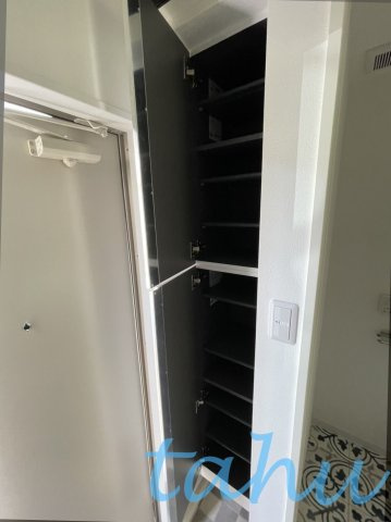 ソルナクレイシア東中野の玄関