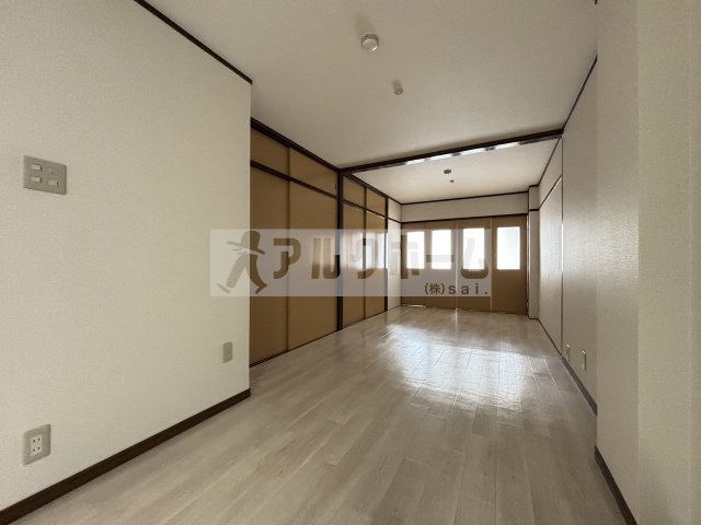 山下マンションの居間・リビング