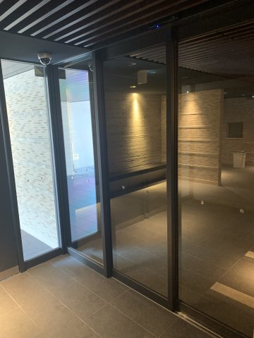 S-FORT江坂垂水町(旧：サムティ江坂Vangelo)のエントランス|毎日通るエントランスはこのようになっています