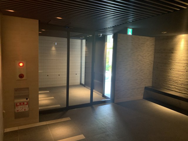 S-FORT江坂垂水町(旧：サムティ江坂Vangelo)のロビー|建物の内部です