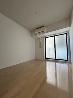 S-FORT江坂垂水町(旧：サムティ江坂Vangelo)の居間・リビング|こちらのリビングで趣味の時間をお楽しみください