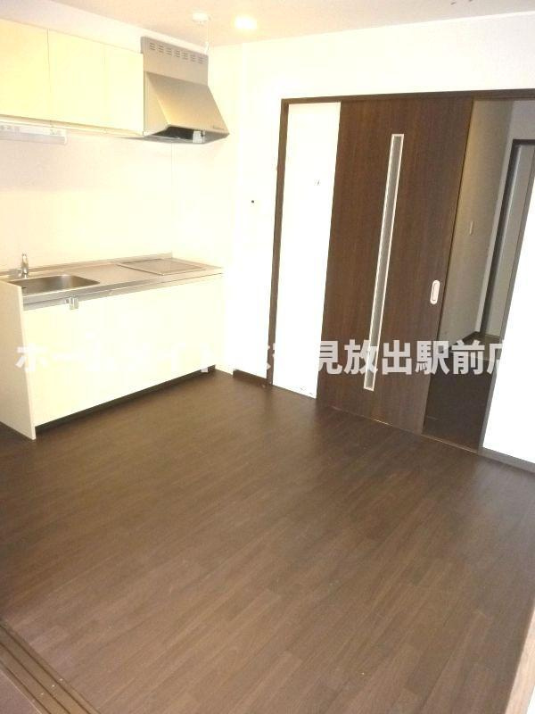 東大阪市森河内西１丁目のアパートの居間・リビング