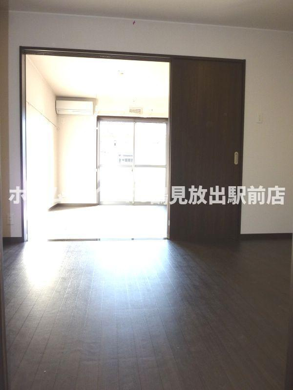 東大阪市森河内西１丁目のアパートの居間・リビング