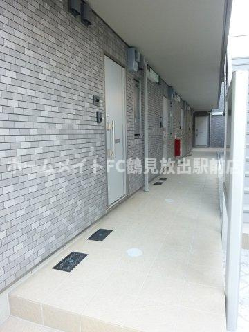 東大阪市森河内西１丁目のアパートのロビー