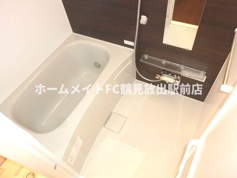 東大阪市森河内西１丁目のアパートの浴室