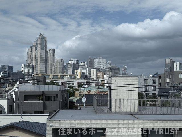 ビラハイツ参宮橋の展望|バルコニーからの西新宿の高層ビルの眺望
