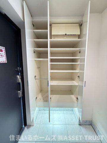 ビラハイツ参宮橋の収納|玄関のシューズボックス