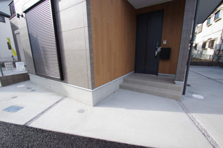 【エントランス】 | 【仲介手数料無料！！】国立市西1丁目　新築戸建て（全7区画）D号棟　6380万円