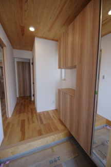 【玄関】 | 【仲介手数料無料！！】国立市西1丁目　新築戸建て（全7区画）D号棟　6380万円