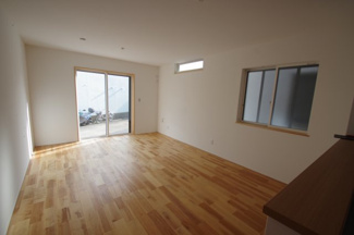 【居間・リビング】 | 【仲介手数料無料！！】国立市西1丁目　新築戸建て（全7区画）D号棟　6380万円 | LDK17帖