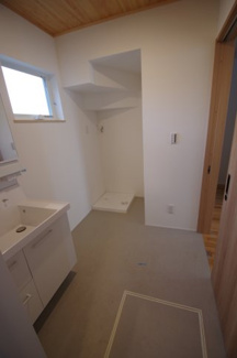 【脱衣所】 | 【仲介手数料無料！！】国立市西1丁目　新築戸建て（全7区画）D号棟　6380万円 | 洗面所