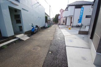 【前面道路含む現地写真】 | 【仲介手数料無料！！】国立市西1丁目　新築戸建て（全7区画）D号棟　6380万円