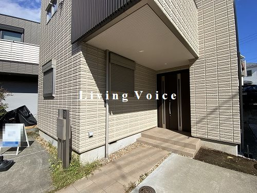 【玄関】 | 【仲介手数料０円】茅ヶ崎市菱沼1丁目　中古一戸建て | 茅ヶ崎市菱沼1丁目　中古一戸建て