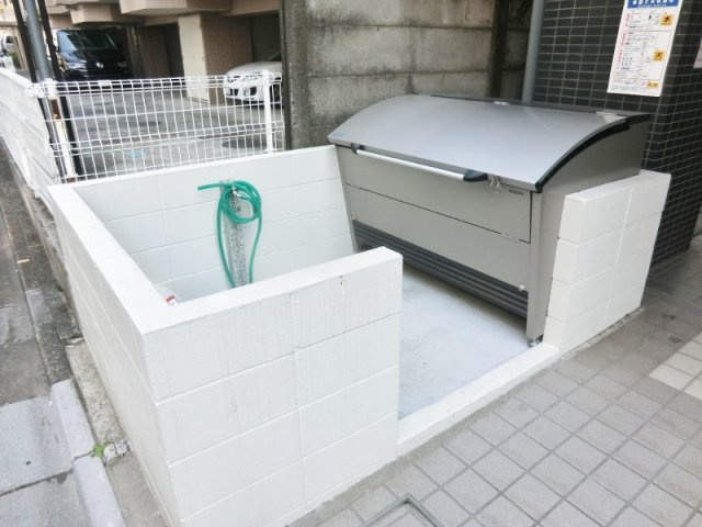シャンフレア北浦和のその他共用部分|★敷地内にゴミストッカーを設置しています。★