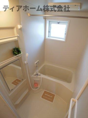 ディーグラフォート上牧の浴室|ゆったり過ごせるお風呂です