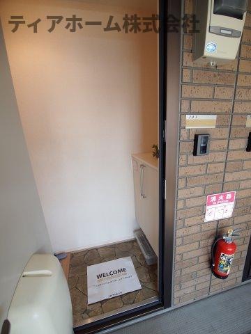 ディーグラフォート上牧の玄関|明るい玄関です