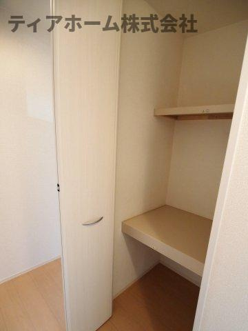 ディーグラフォート上牧の収納|玄関収納です。