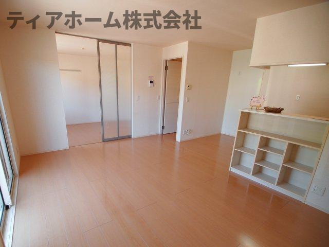 ディーグラフォート上牧の居間・リビング|ゆったりとした居間です