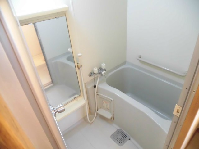 コーポラス青柳の浴室