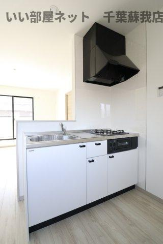 Ｇａｒｅｎａｒｅ　Ｖｉｌｌａ （ガレナーレヴィラ）のキッチン|コンパクトなキッチンで掃除もラクラク