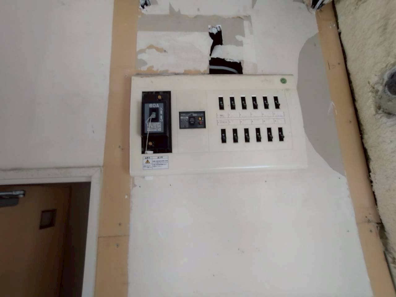 明大寺町字西郷中　貸店舗の内装