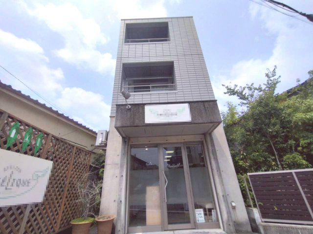 明大寺町字西郷中　貸店舗の外観