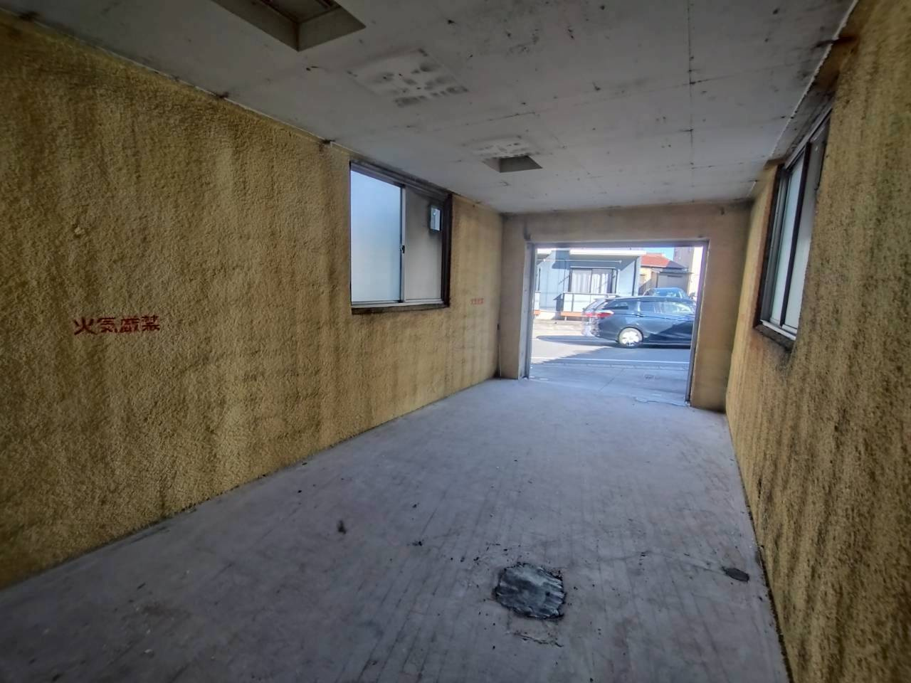 明大寺町字西郷中　貸店舗の内装