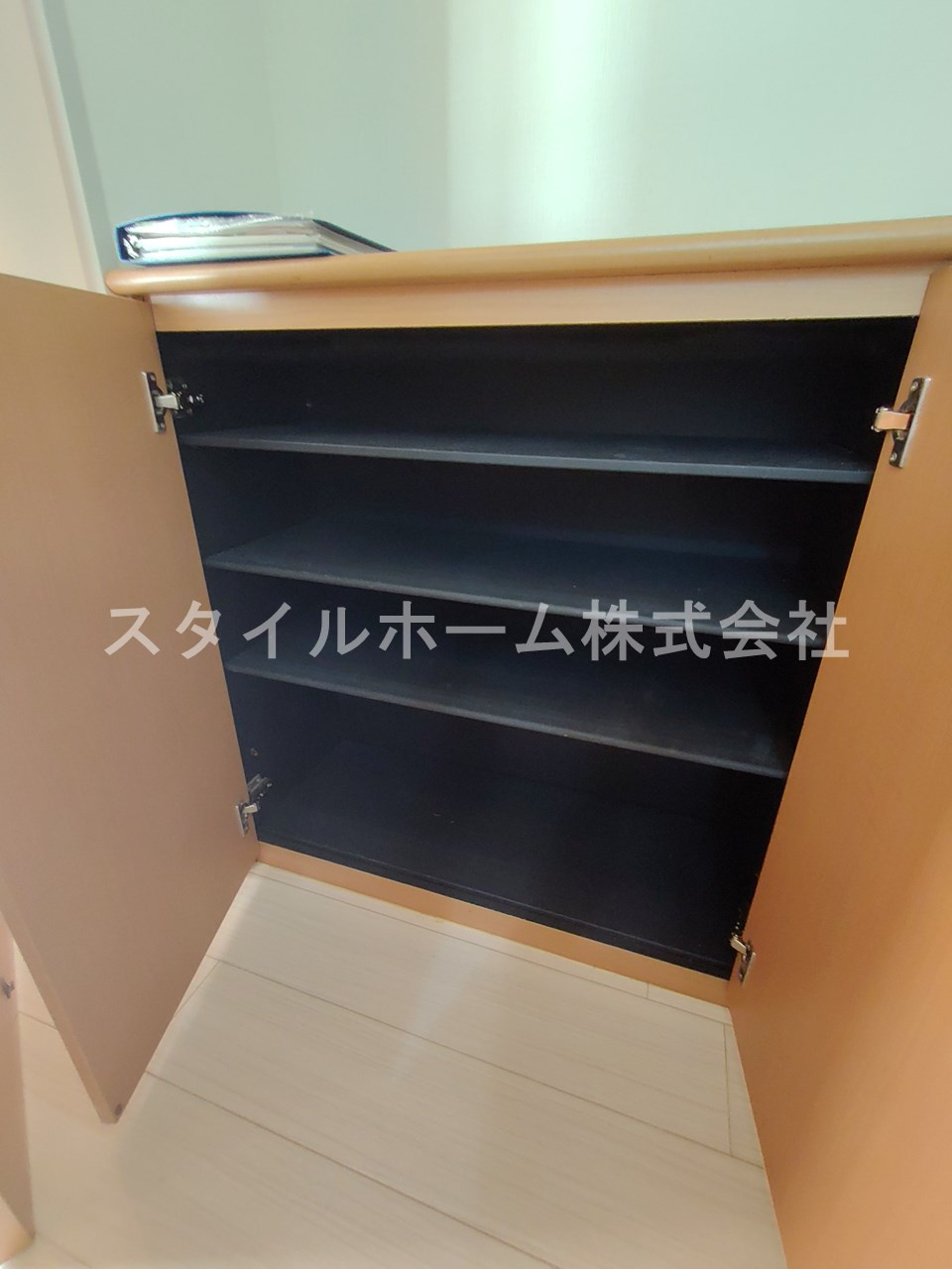 パーク柱の収納|別部屋写真です。