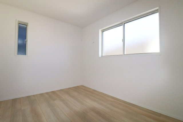 郡山市字城清水　　　１号棟　　　桜小学校、郡山第３中学区の洋室