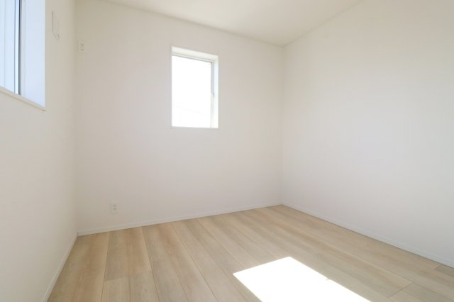 郡山市字城清水　　　１号棟　　　桜小学校、郡山第３中学区の洋室