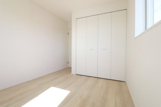 郡山市字城清水　　　１号棟　　　桜小学校、郡山第３中学区の洋室