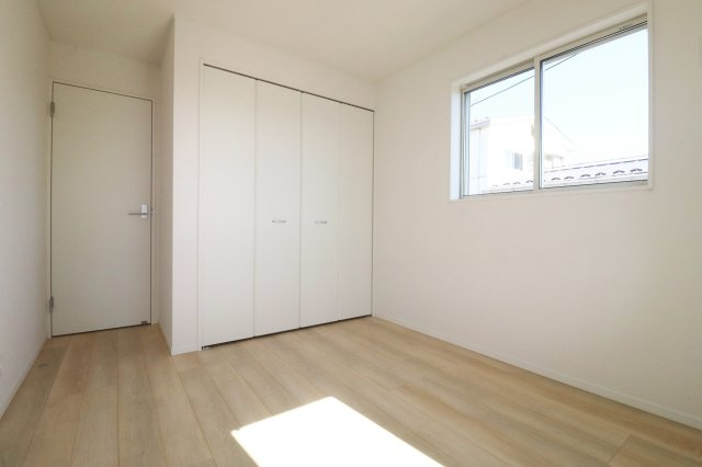 郡山市字城清水　　　１号棟　　　桜小学校、郡山第３中学区の洋室