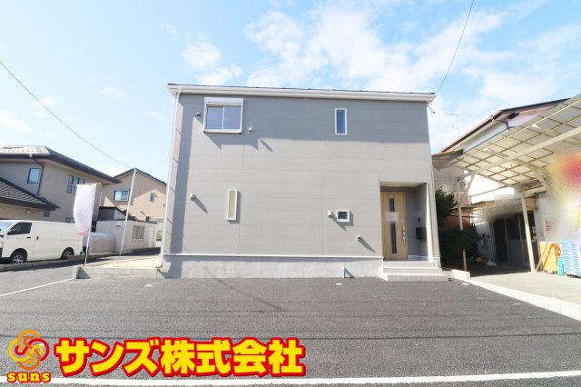 郡山市字城清水　　　１号棟　　　桜小学校、郡山第３中学区の外観|東側から見た駐車場を含む外観