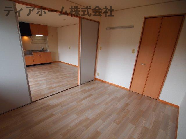 北葛城郡上牧町大字中筋出作の賃貸マンションの洋室|ゆったりした洋室です