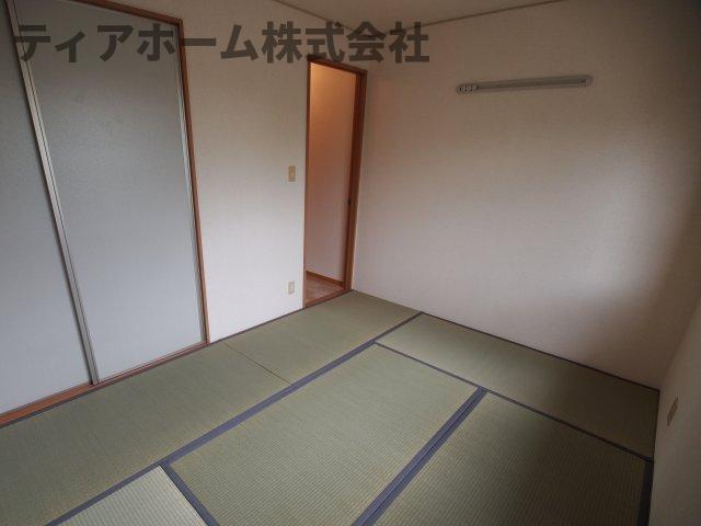 北葛城郡上牧町大字中筋出作の賃貸マンションの和室|和室がひろがる居住スペース